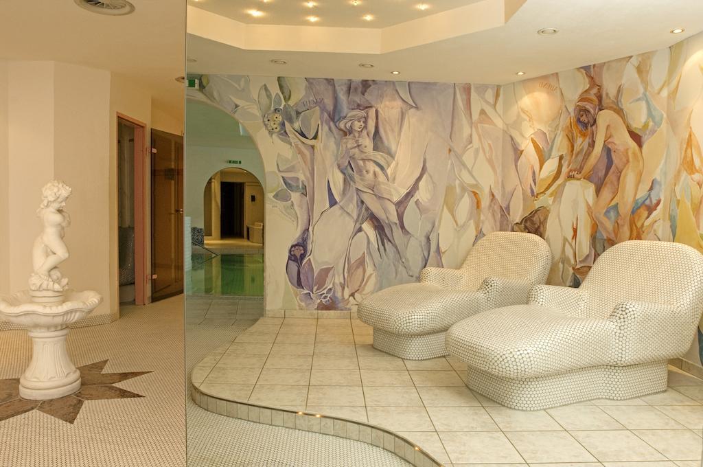 Alpen Hotel 4*